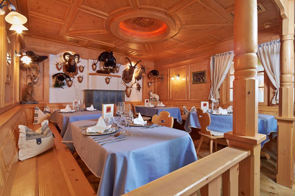Hotel Vier Jahreszeiten Sankt Leonhard im Pitztal Exterior foto